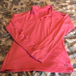 Under Armour Large fitted top